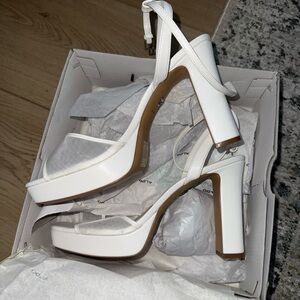 NEW - never worn Aldo Women's White Platform Heel